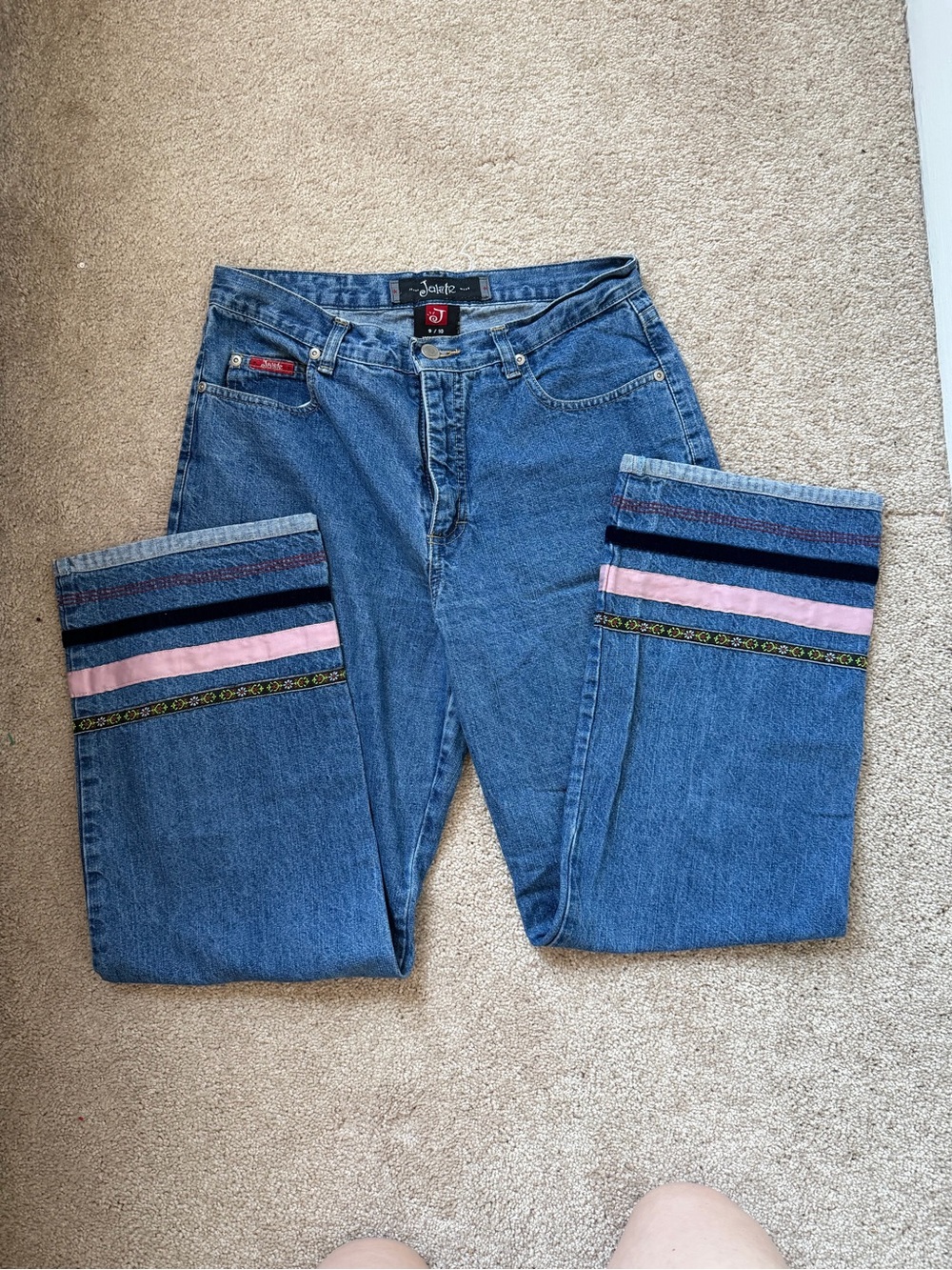 Women's Vintage Jalate Blue Straight-Leg Jeans with Decorative Stripe Cuffs